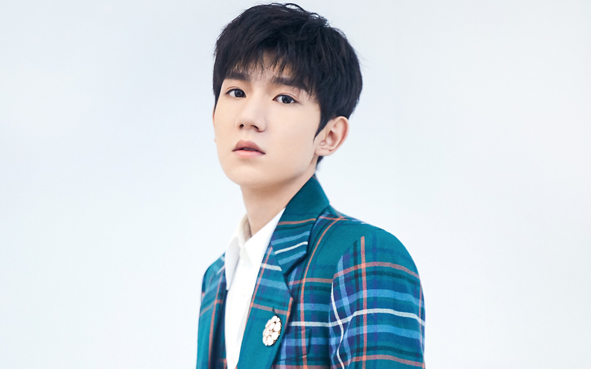 中场如盾锋如剑，波兰铁骑碾碎冰岛，谁是他们阵中的卡塞米罗？