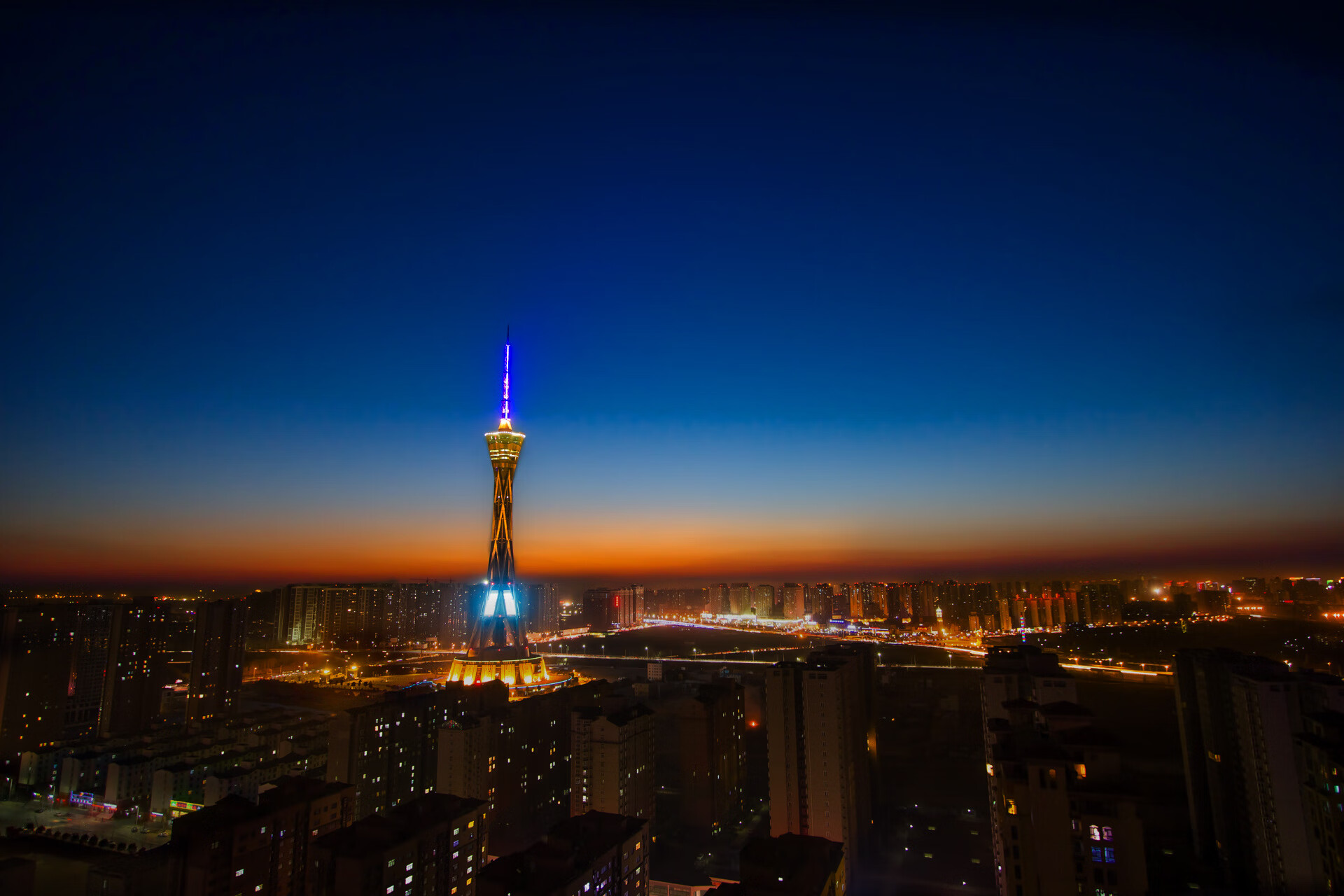 红衣长城,阿劳霍以血肉之躯,筑起今夜最坚不可摧的堡垒