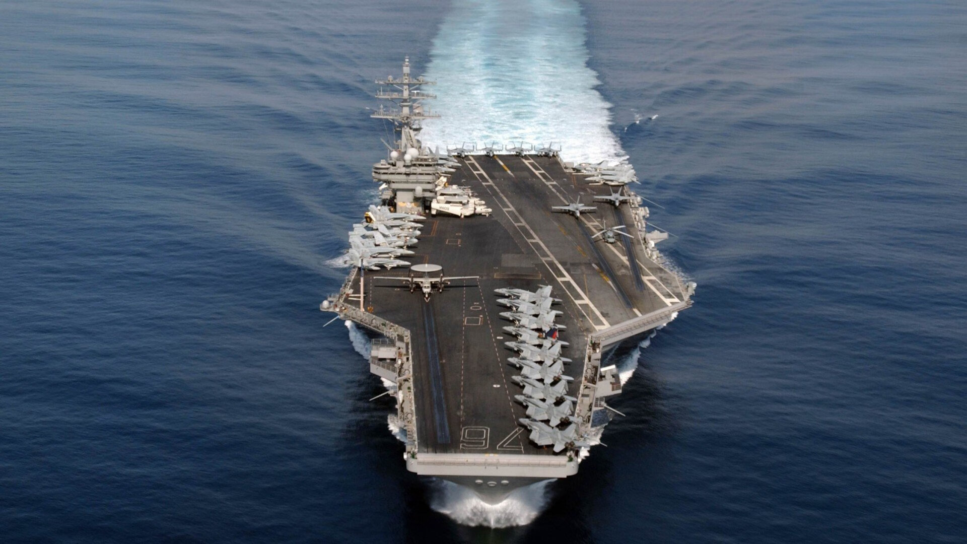 巴雷拉，以钢铁为笔，在街道的黑暗画布上点燃火痕