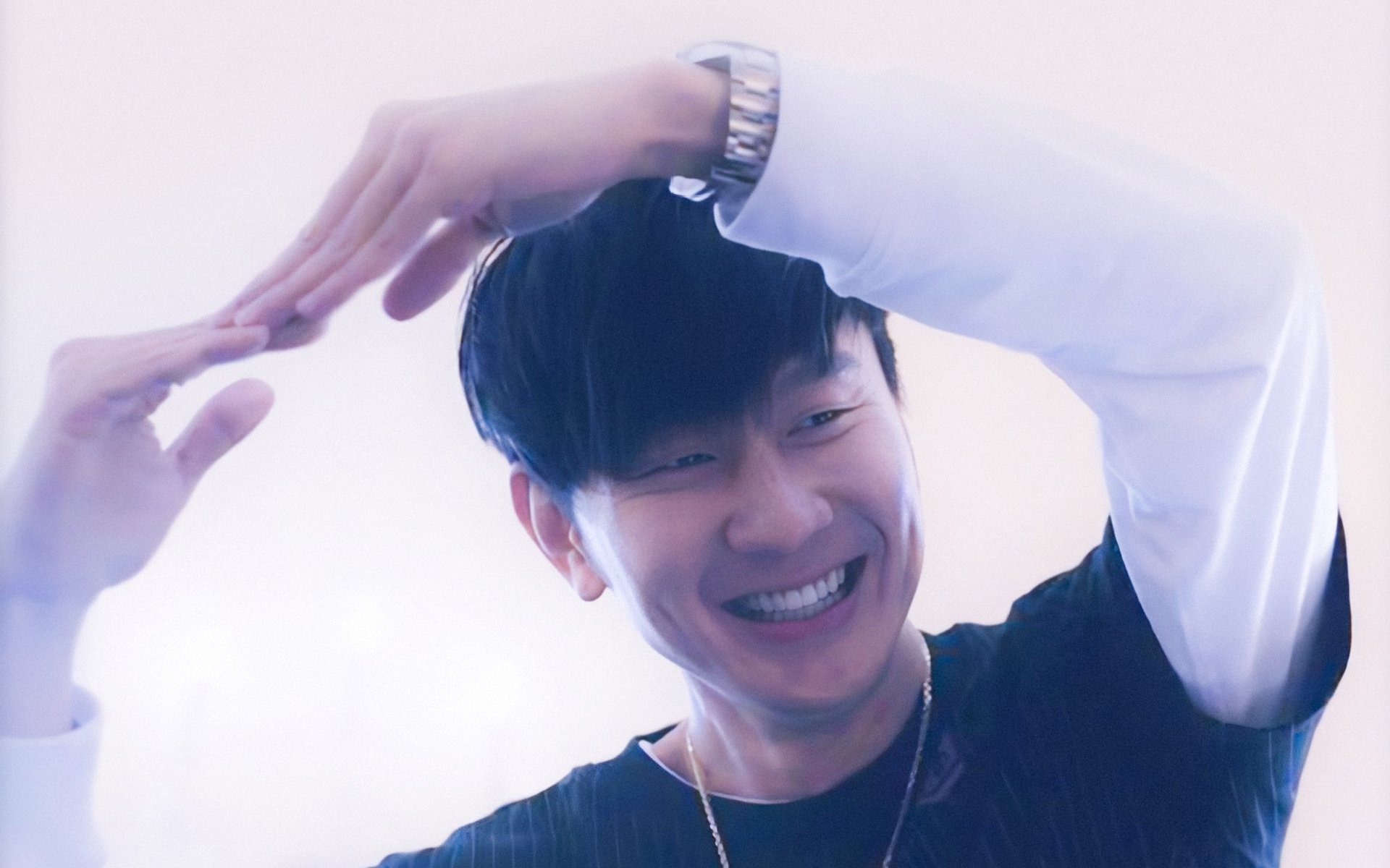 别把我当普通外援，朱·霍勒迪的攻防宣言，一场非典型统治助雄鹿惊险破粤