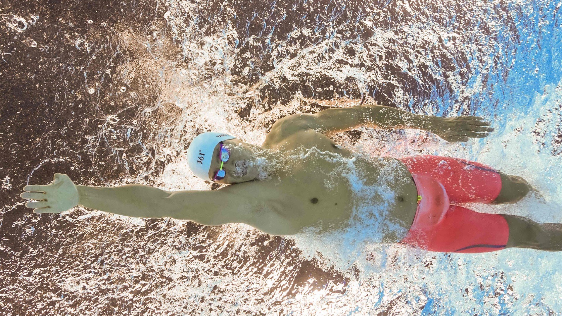 龙血沸腾!中国战将决胜局掀翻银河战舰,阿尔瓦雷斯绝境爆发震撼伯纳乌