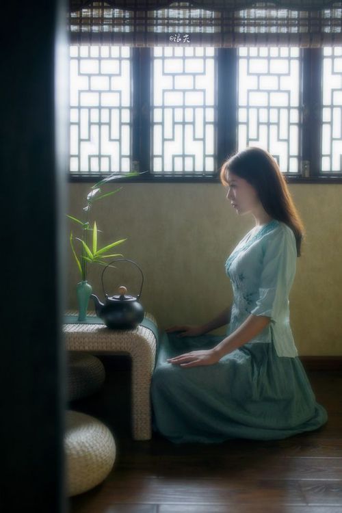 冰与火的对决，武切维奇一记三分浇灭骑士反扑火焰，爵士冷血终结悬念