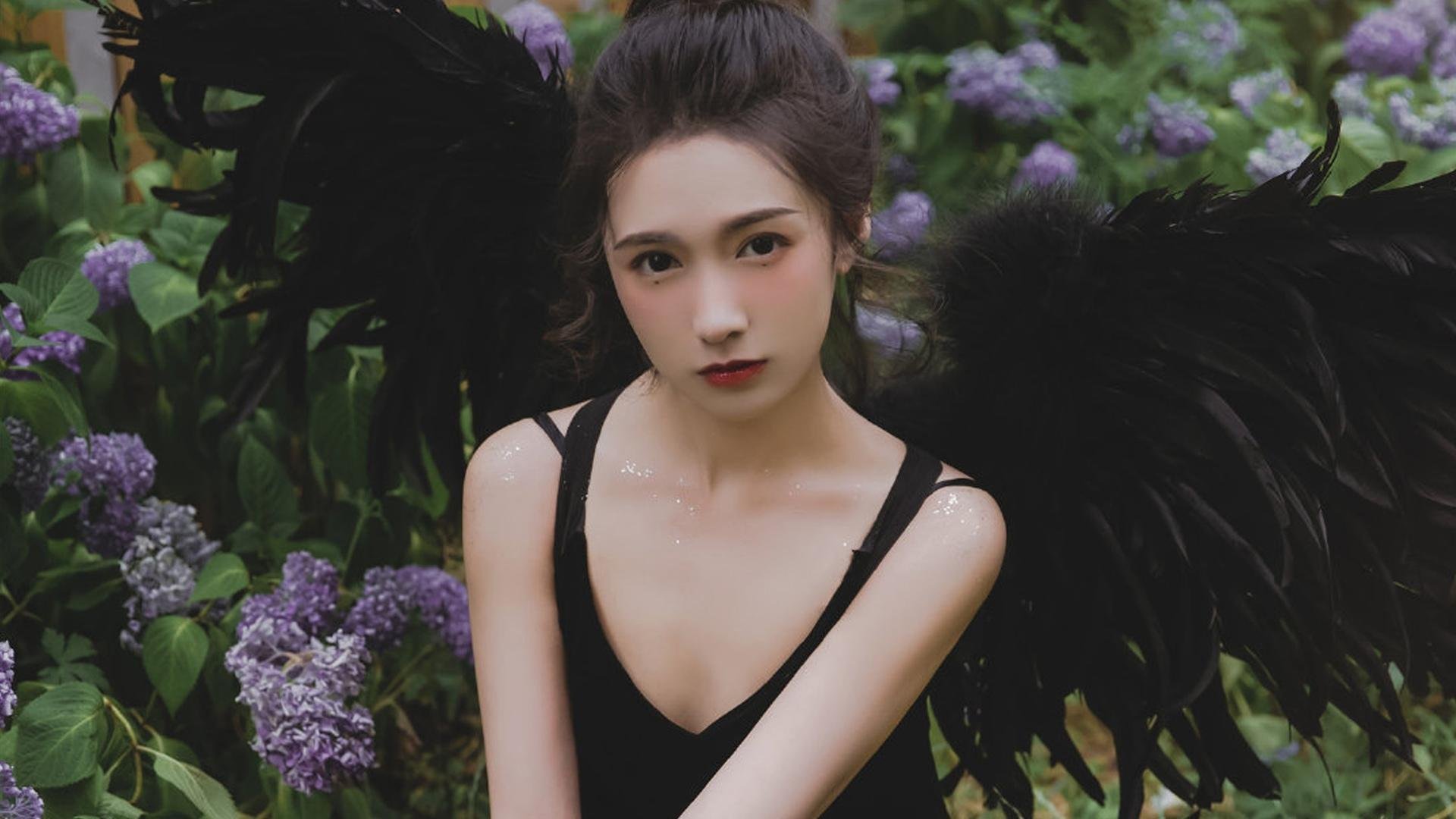 首先,我们来构思文章的标题